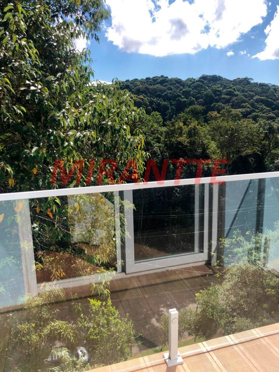 Cond. fechado de 210.31m² com 4 quartos em Caraguata