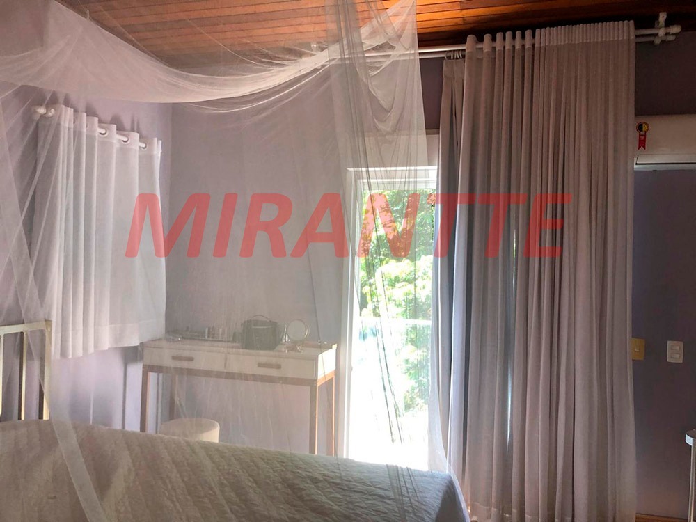 Cond. fechado de 210.31m² com 4 quartos em Caraguata