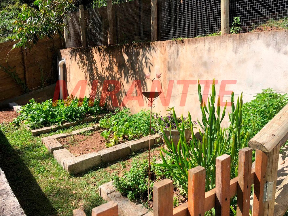 Cond. fechado de 210.31m² com 4 quartos em Caraguata