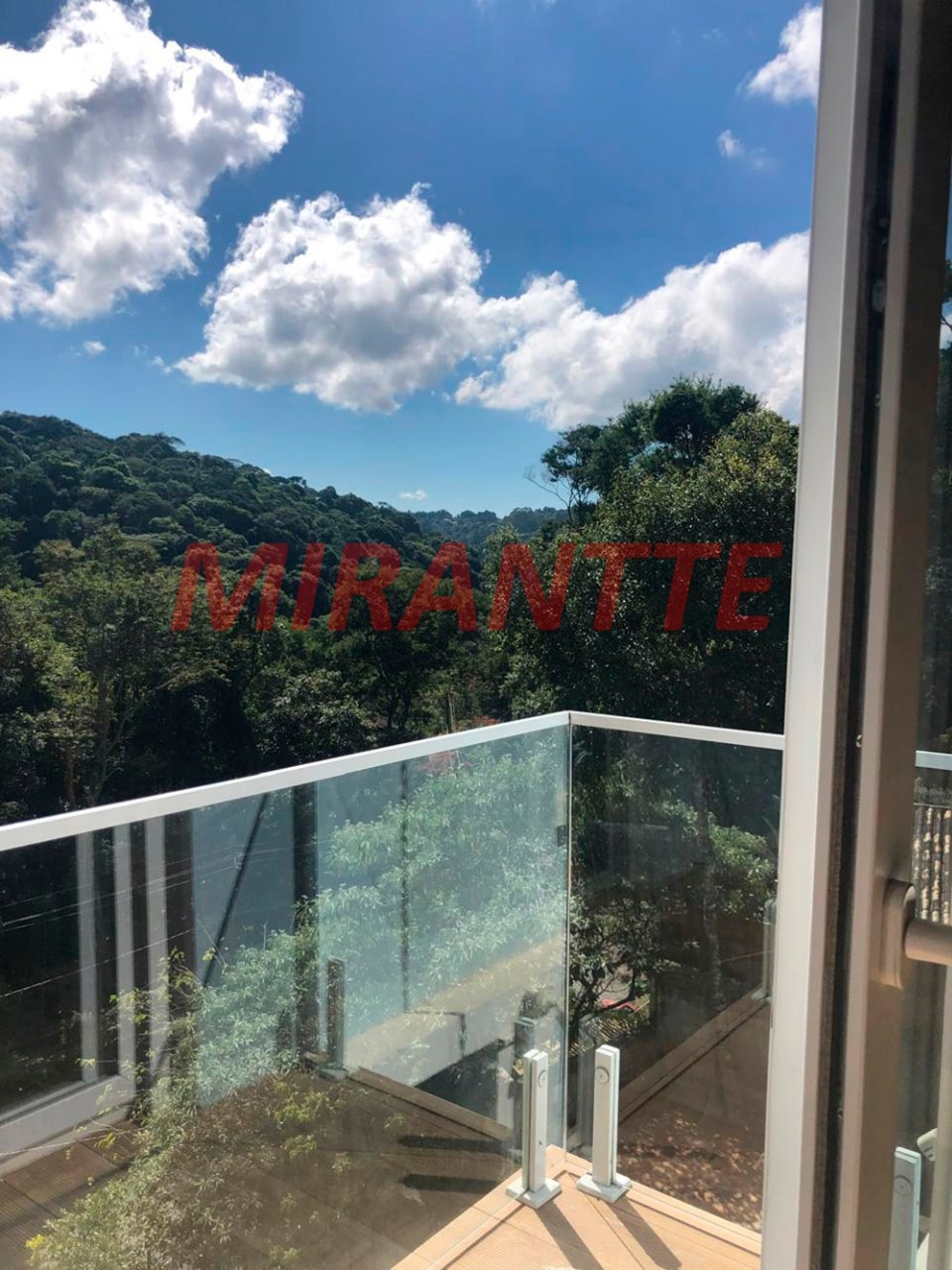 Cond. fechado de 210.31m² com 4 quartos em Caraguata