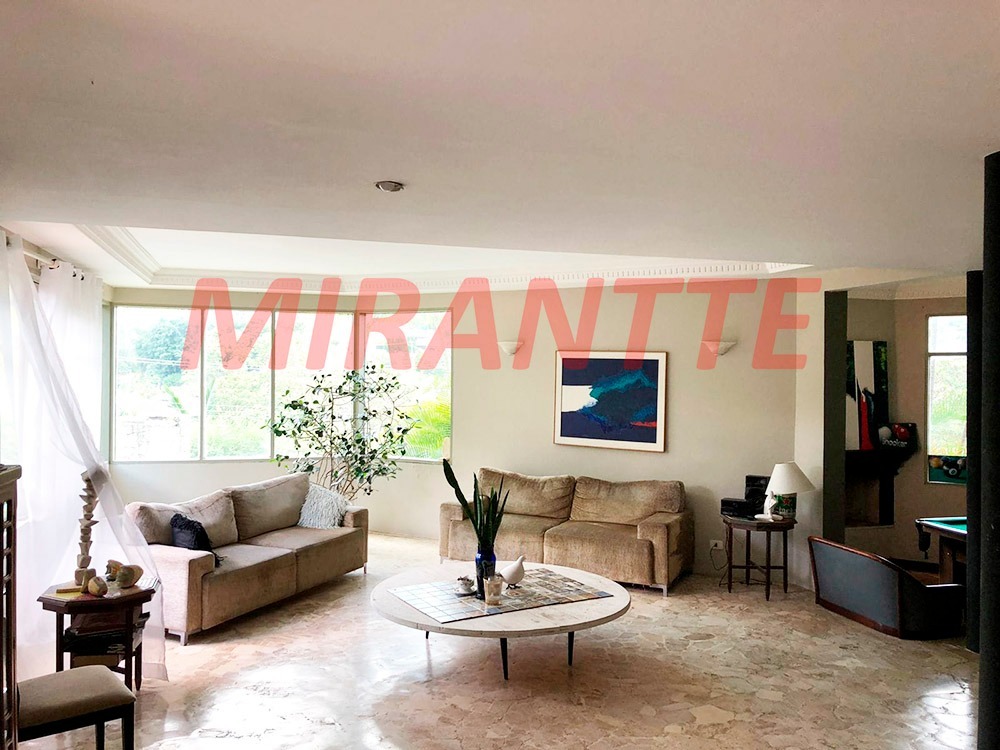 Cond. fechado de 760m² com 4 quartos em Condomínio Refúgio dos Pinheiros