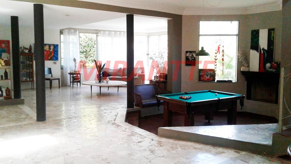 Cond. fechado de 760m² com 4 quartos em Condomínio Refúgio dos Pinheiros