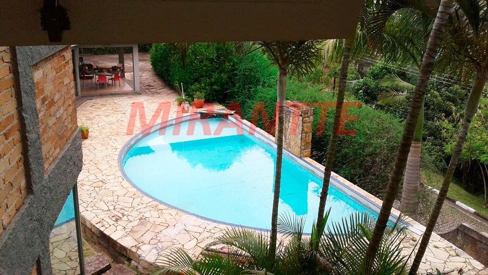 Cond. fechado de 760m² com 4 quartos em Condomínio Refúgio dos Pinheiros