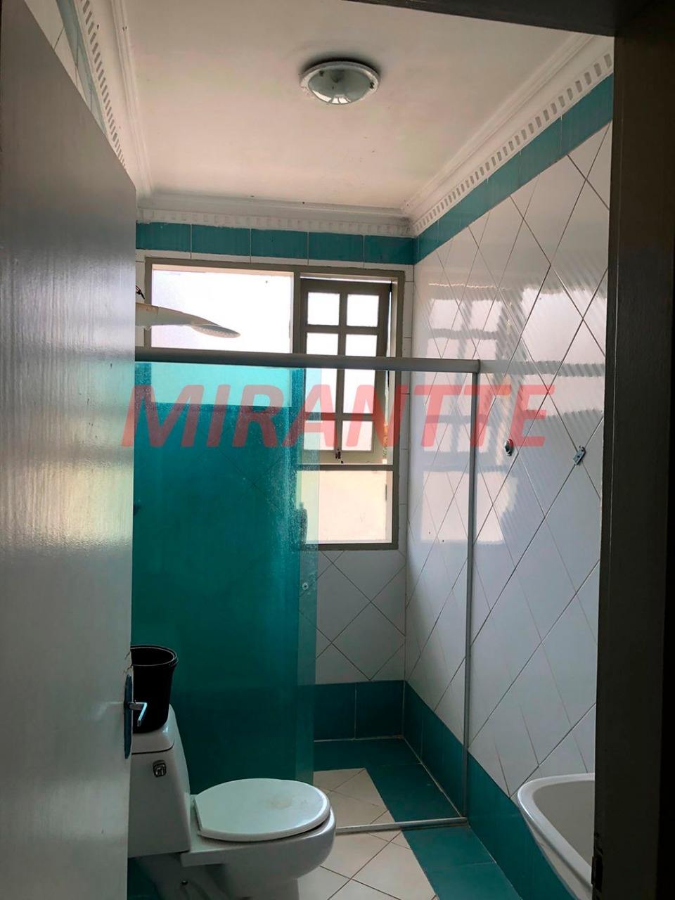 Cond. fechado de 760m² com 4 quartos em Condomínio Refúgio dos Pinheiros