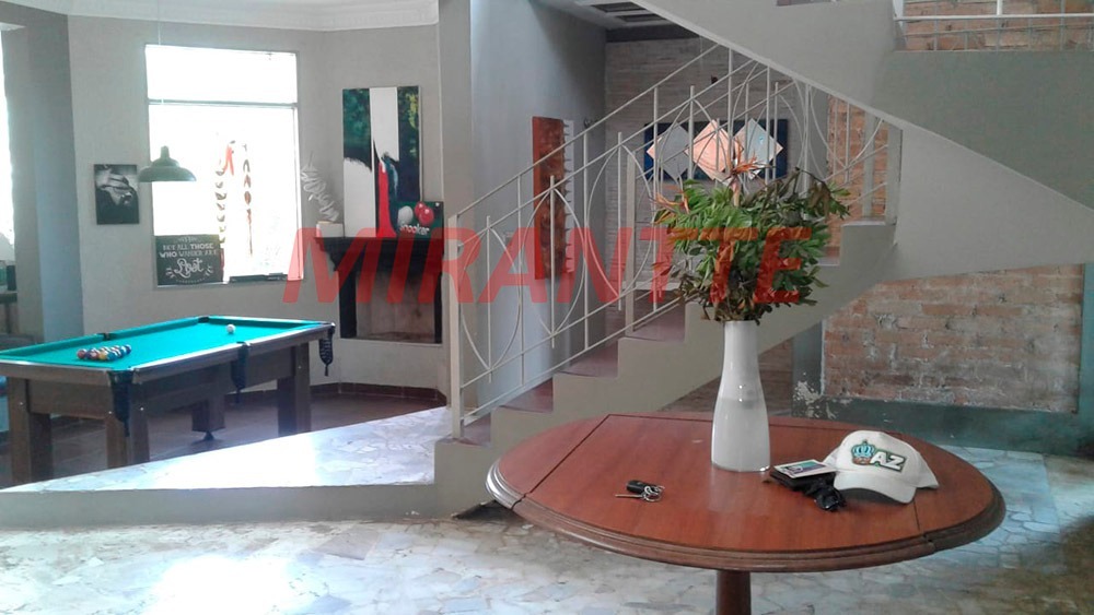 Cond. fechado de 760m² com 4 quartos em Condomínio Refúgio dos Pinheiros