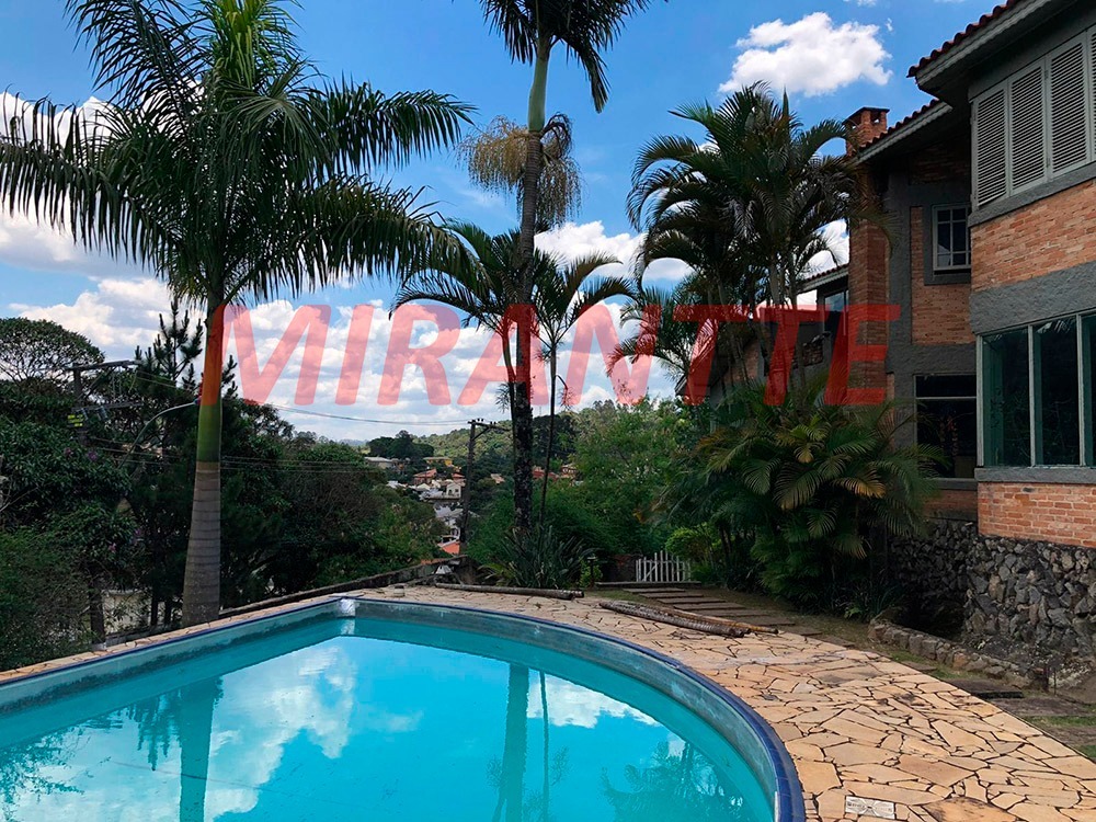 Cond. fechado de 760m² com 4 quartos em Condomínio Refúgio dos Pinheiros