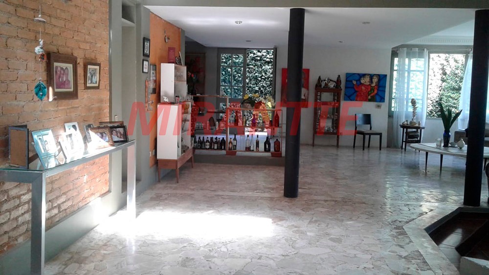 Cond. fechado de 760m² com 4 quartos em Condomínio Refúgio dos Pinheiros