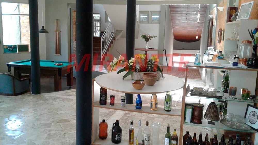 Cond. fechado de 760m² com 4 quartos em Condomínio Refúgio dos Pinheiros
