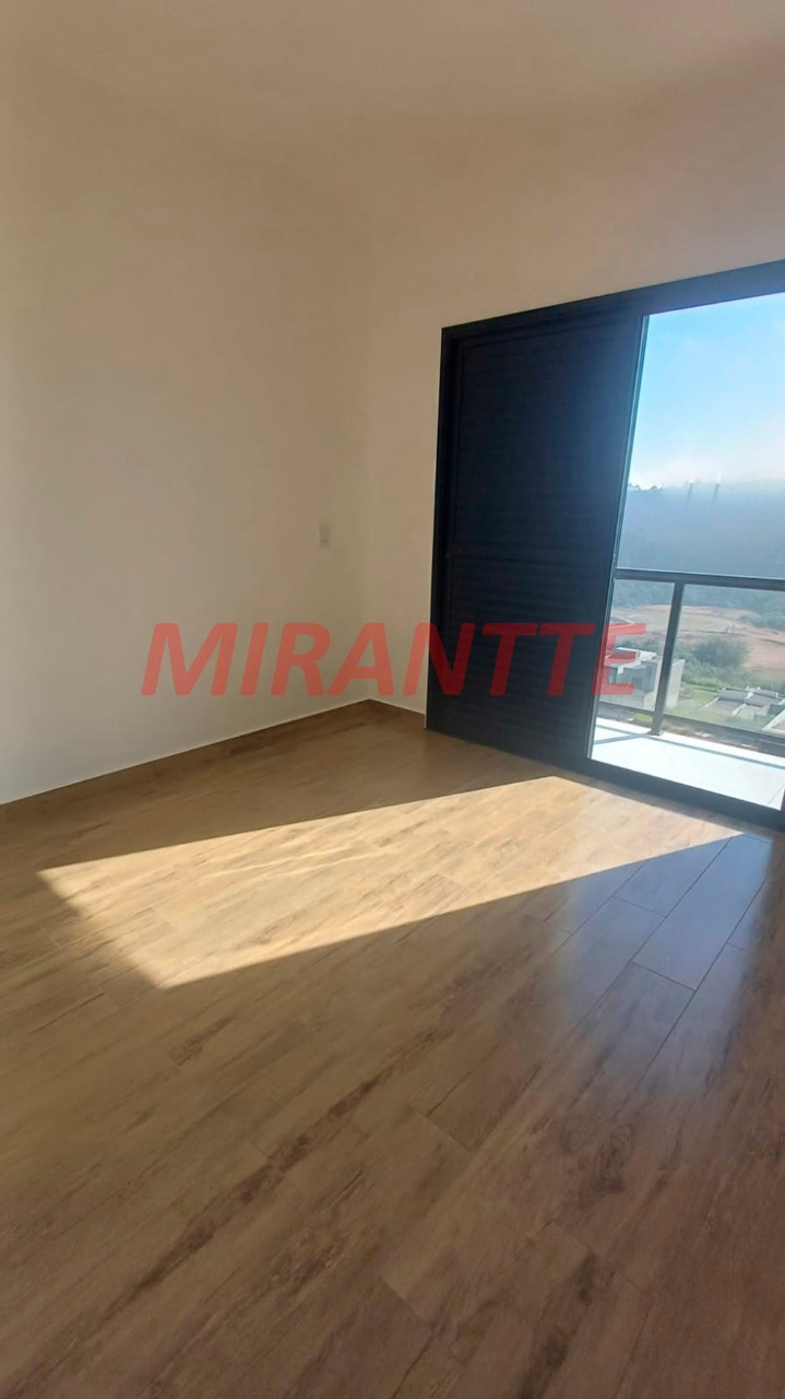 Sobrado de 171m² com 3 quartos em Portais (Polvilho)