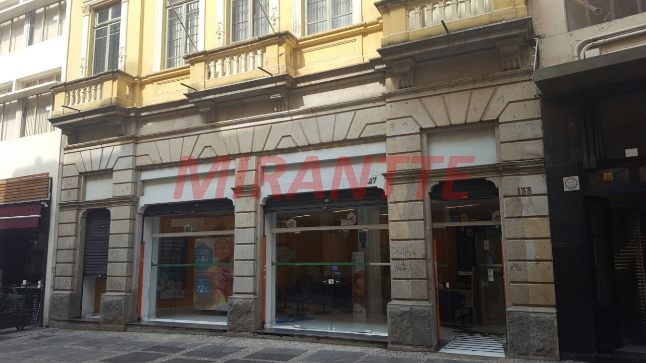 Comercial de 421.44m² em Centro