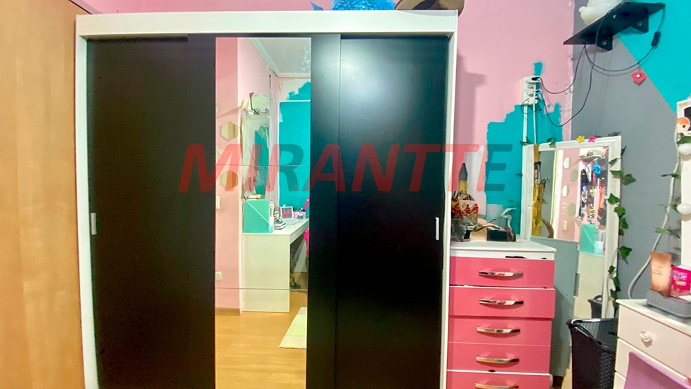 Cond. fechado de 147m² com 3 quartos em Imirim
