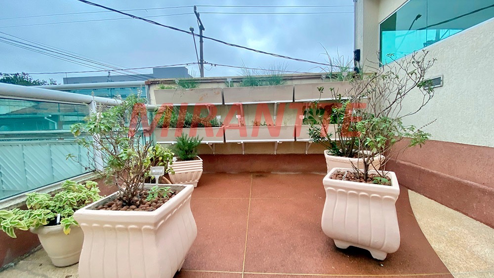 Cond. fechado de 147m² com 3 quartos em Imirim