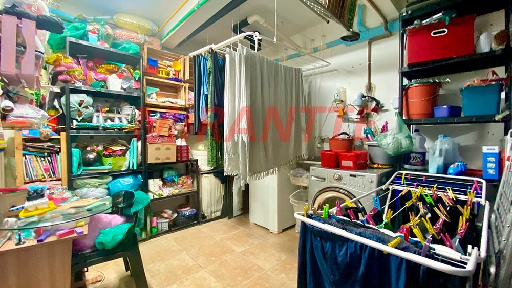 Cond. fechado de 147m² com 3 quartos em Imirim
