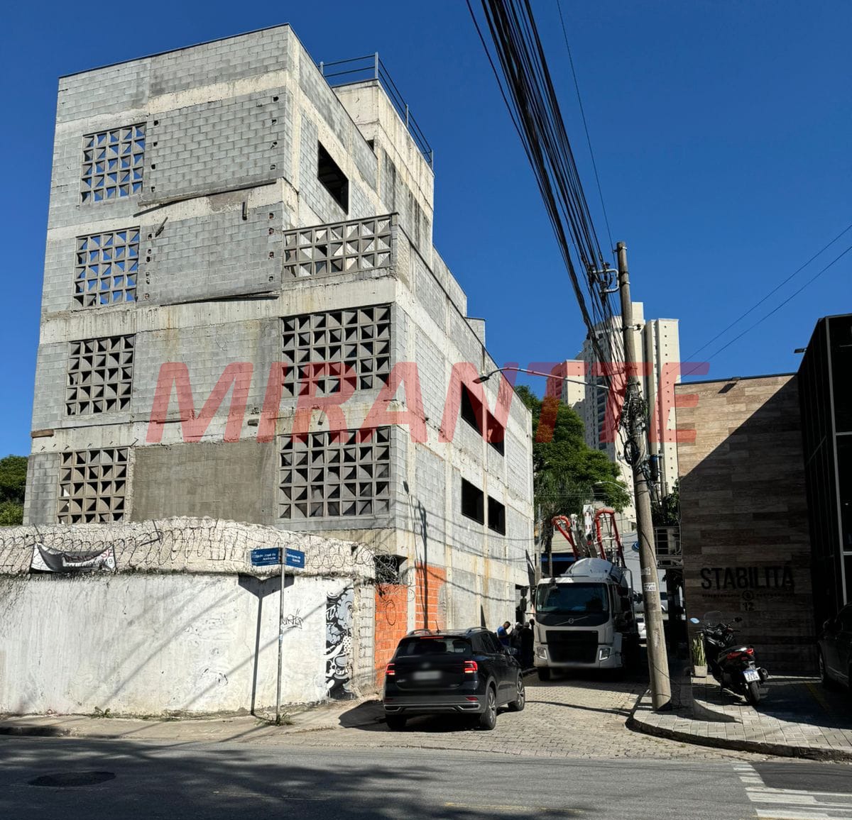 Comercial de 687.6m² em Jardim Santa Francisca