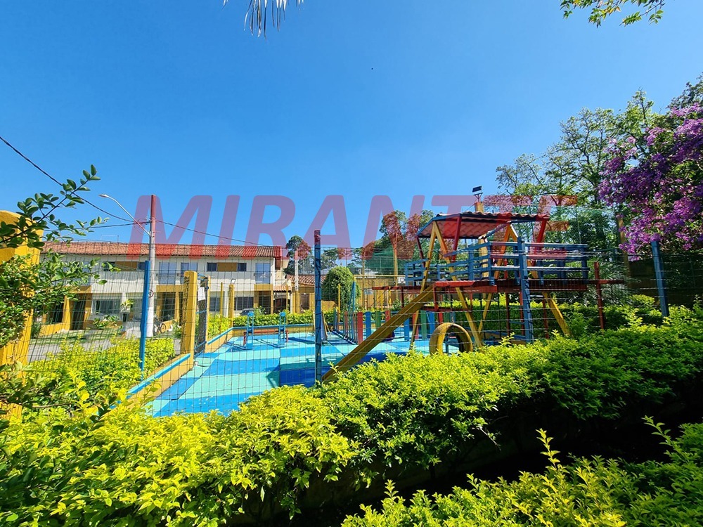 Cond. fechado de 80m² com 2 quartos em Jardim Flor do Campo