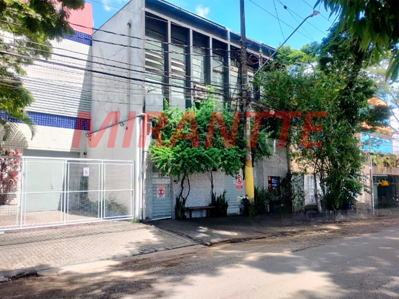 Comercial de 800m² em Casa Verde