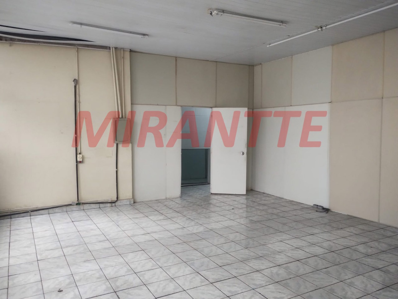 Comercial de 800m² em Casa Verde