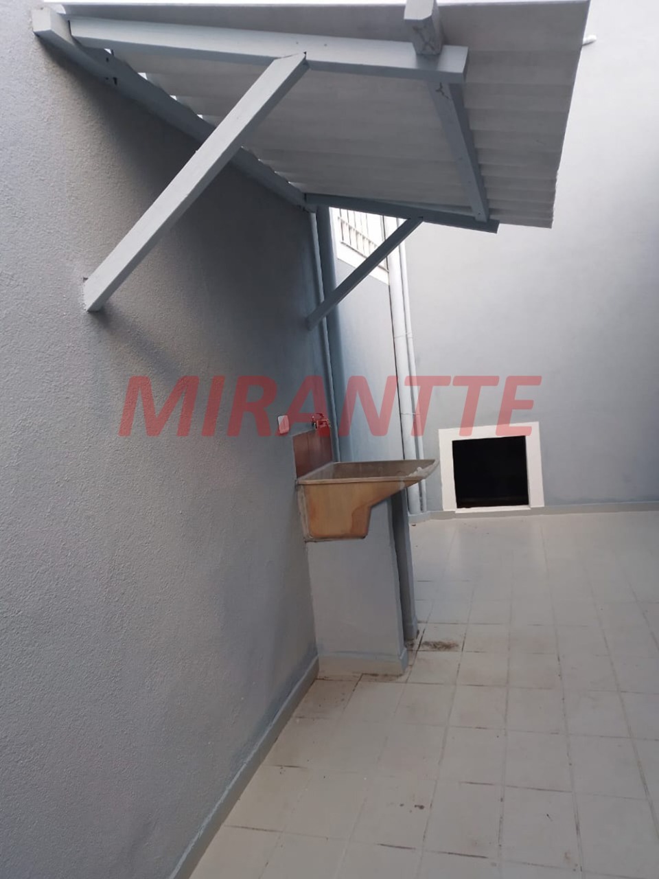 Sobrado de 204m² com 6 quartos em Jardim Fontalis
