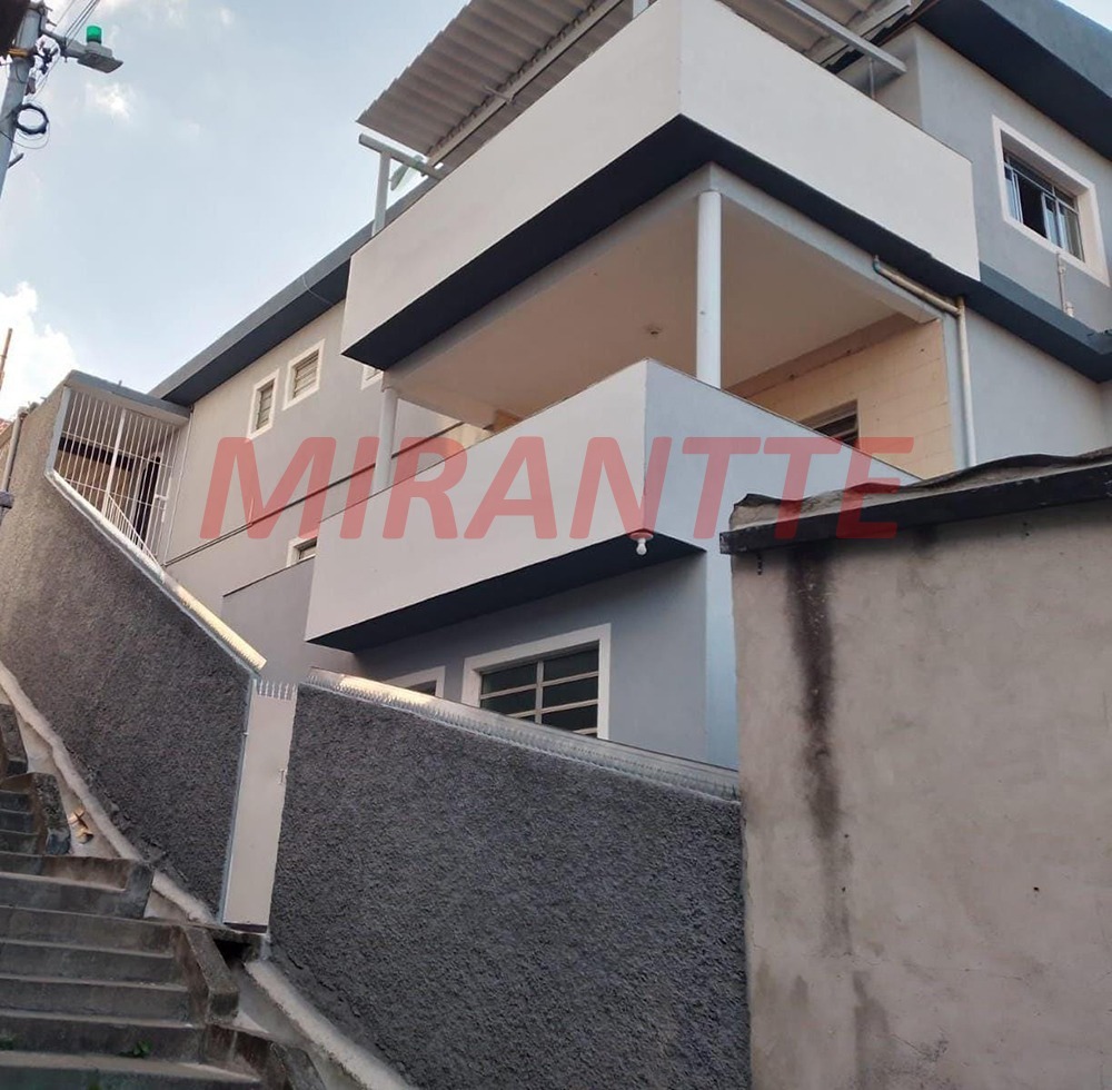 Sobrado de 204m² com 6 quartos em Jardim Fontalis