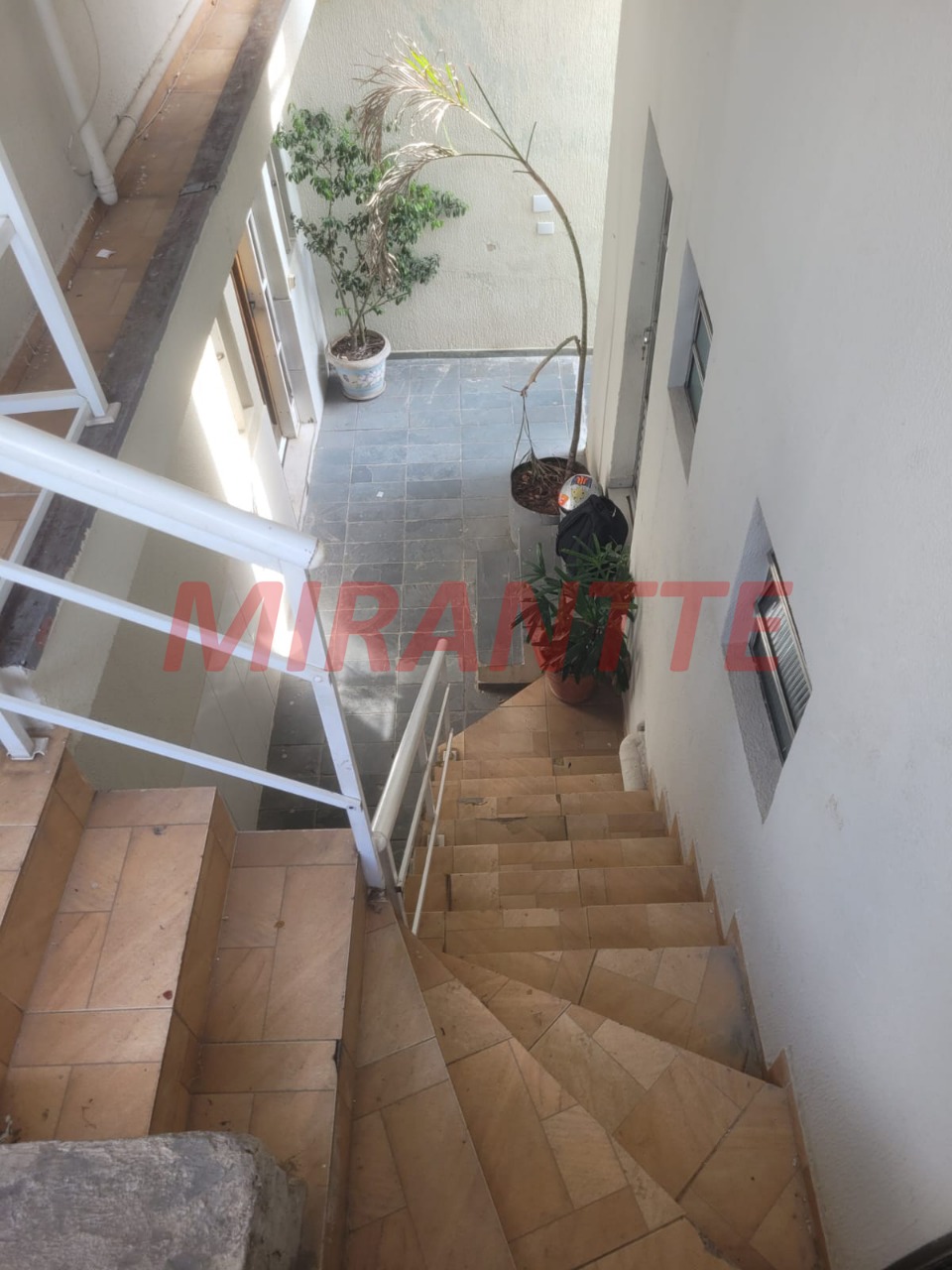 Sobrado de 430m² com 10 quartos em Vila Santa Maria