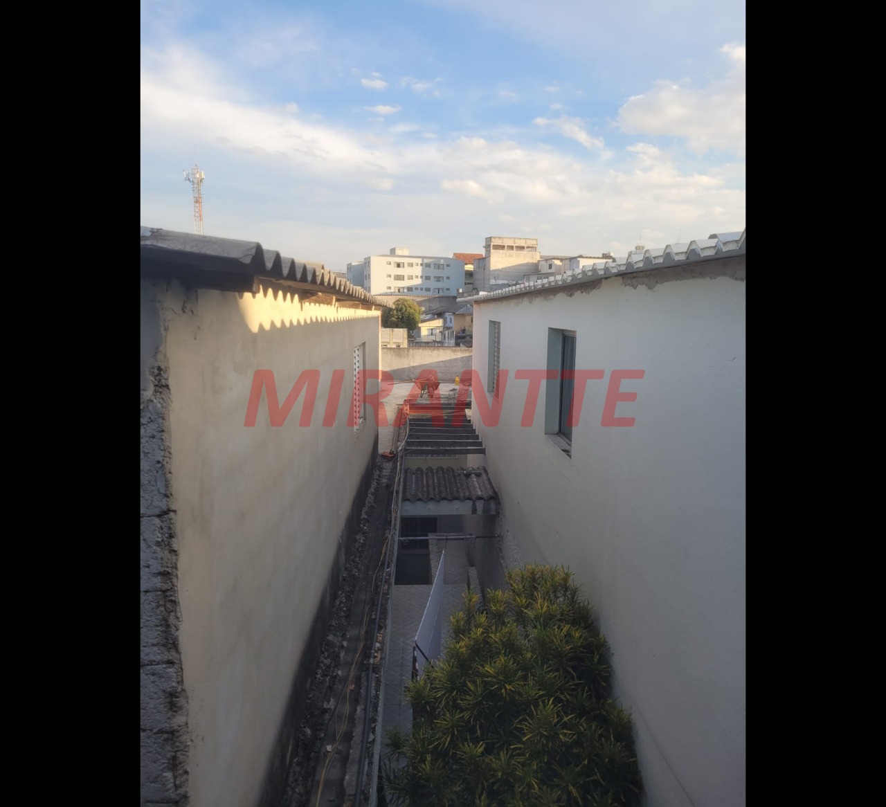 Sobrado de 430m² com 10 quartos em Vila Santa Maria