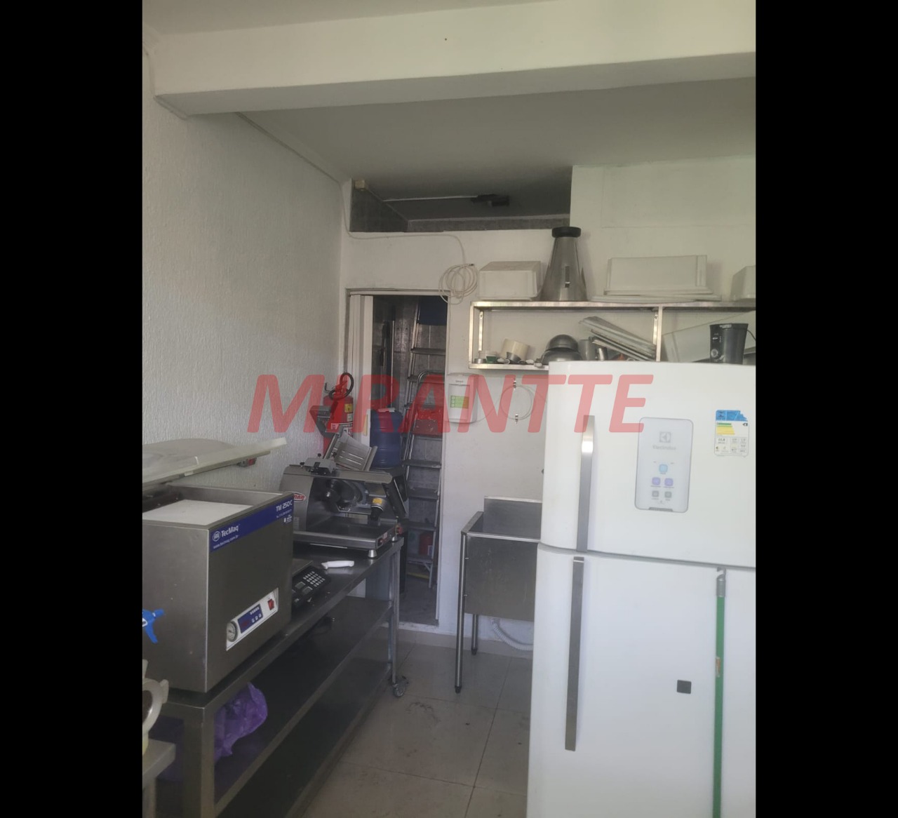 Sobrado de 430m² com 10 quartos em Vila Santa Maria