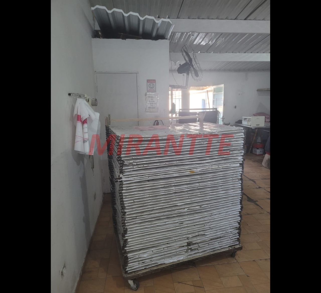 Sobrado de 430m² com 10 quartos em Vila Santa Maria