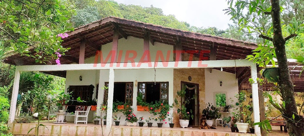 Casa terrea de 320m² com 2 quartos em Serra da Cantareira
