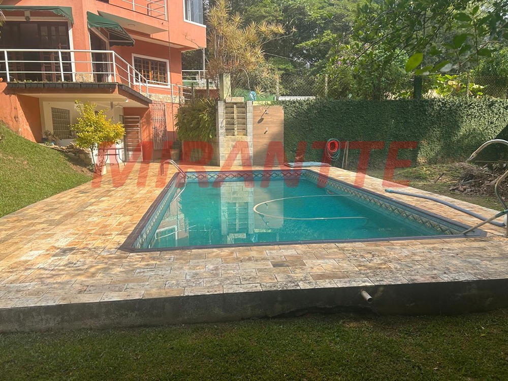 Cond. fechado de 299.76m² com 4 quartos em Roseira