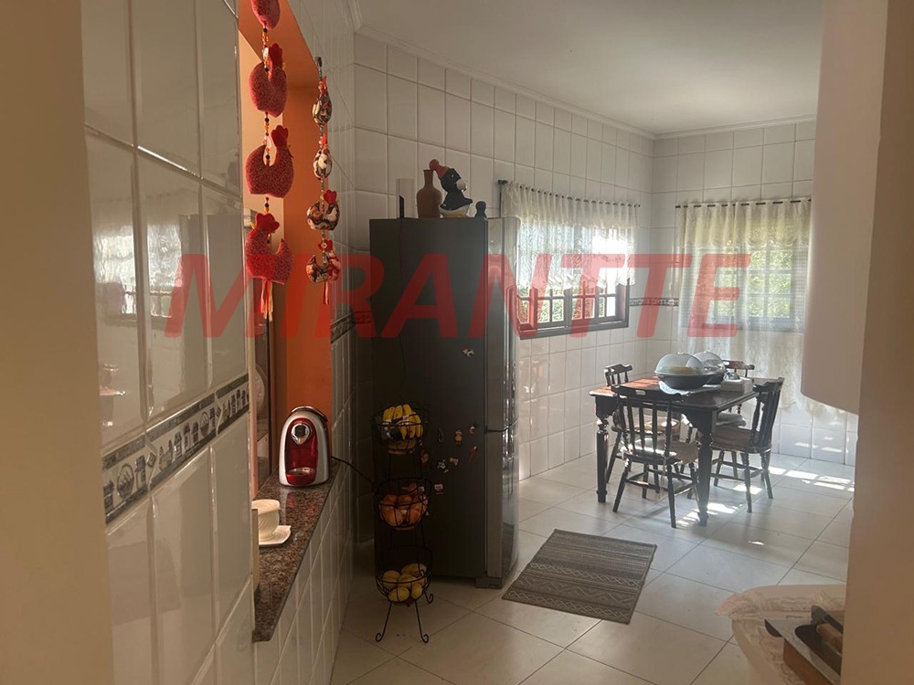 Cond. fechado de 299.76m² com 4 quartos em Roseira