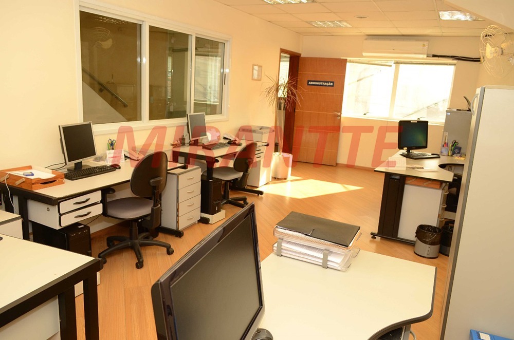 Comercial de 2000m² em Vila Isolina Mazzei