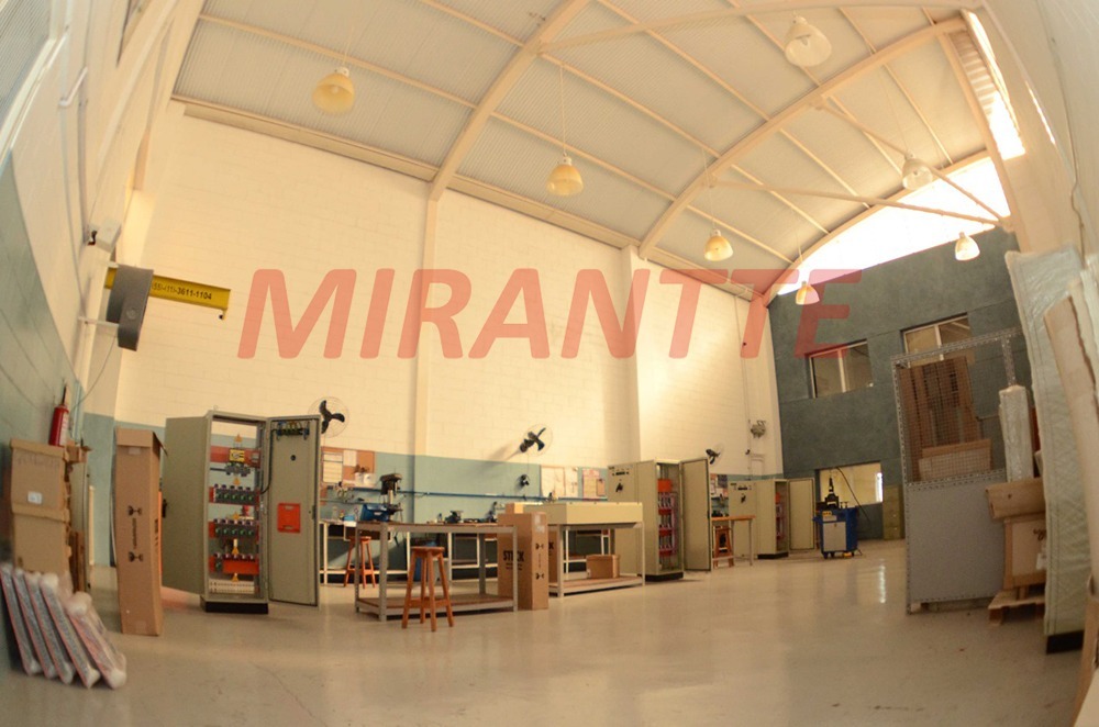 Comercial de 2000m² em Vila Isolina Mazzei