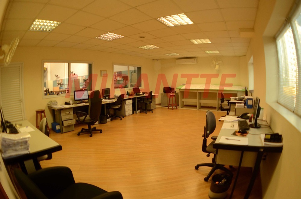 Comercial de 2000m² em Vila Isolina Mazzei
