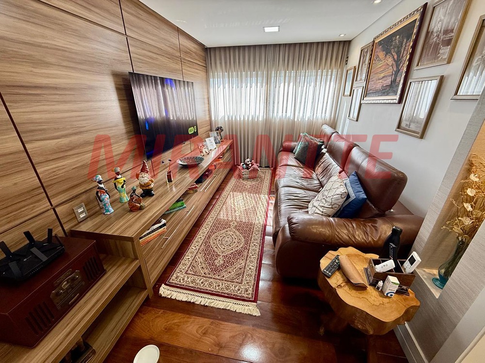 Apartamento de 220m² com 3 quartos em Água Fria