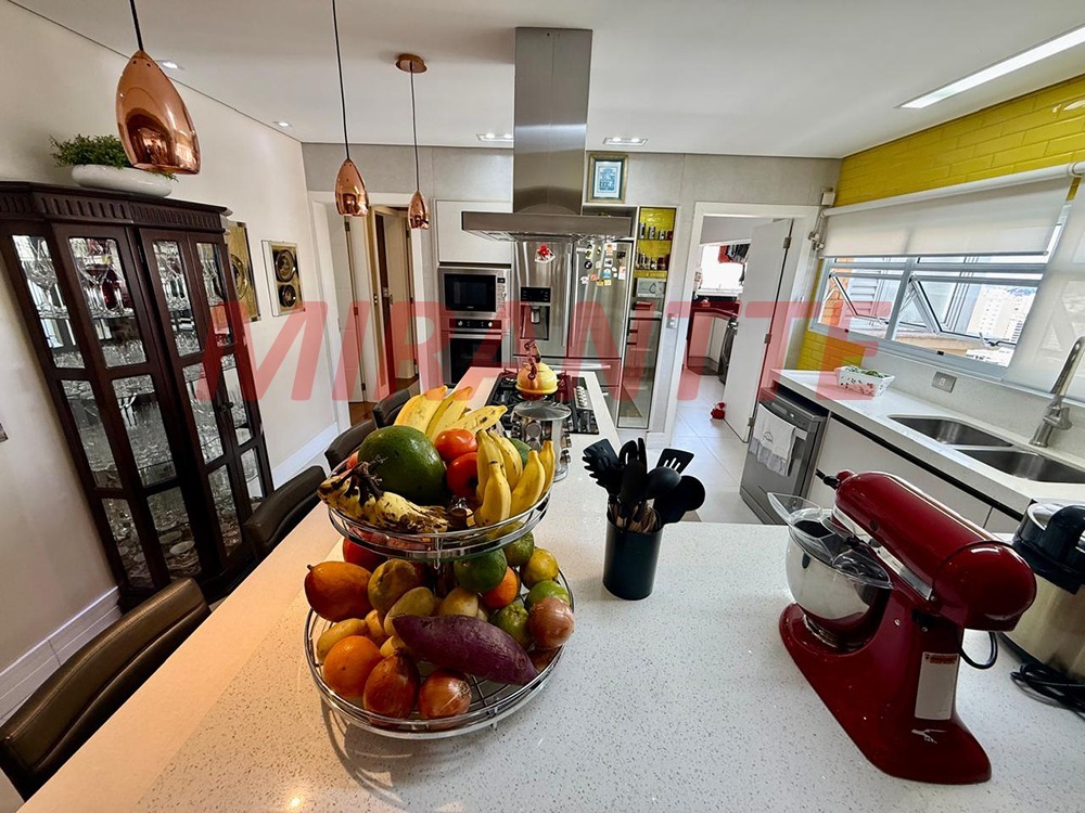 Apartamento de 220m² com 3 quartos em Água Fria