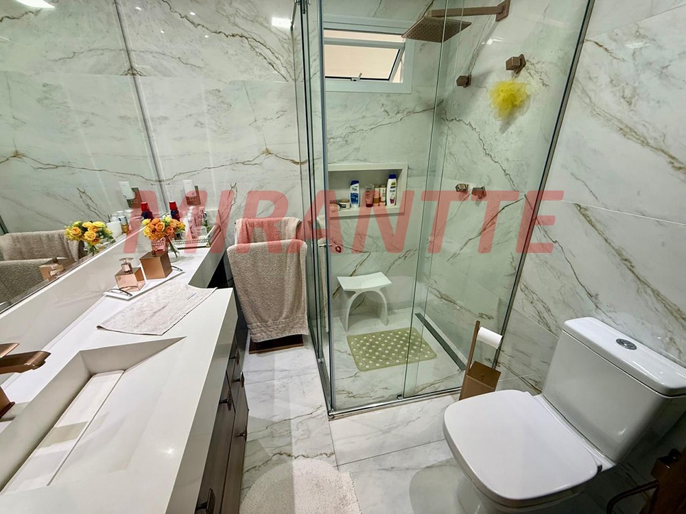 Apartamento de 220m² com 3 quartos em Água Fria