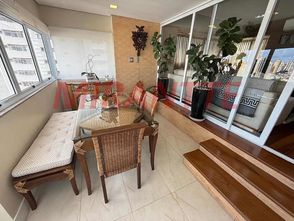 Apartamento de 220m² com 3 quartos em Água Fria