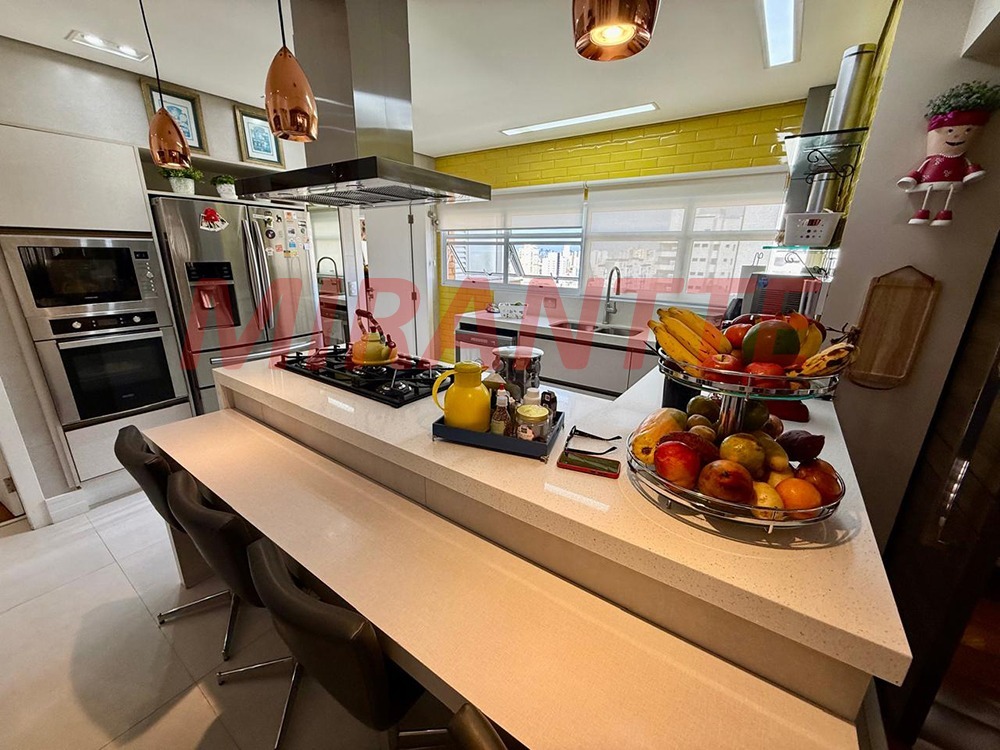 Apartamento de 220m² com 3 quartos em Água Fria