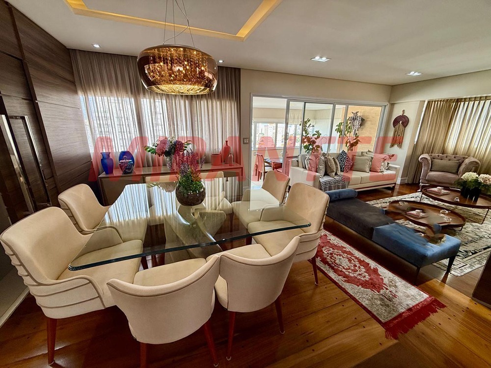 Apartamento de 220m² com 3 quartos em Água Fria