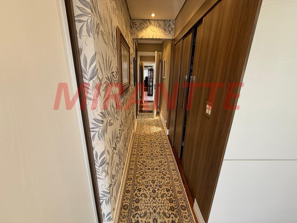 Apartamento de 220m² com 3 quartos em Água Fria
