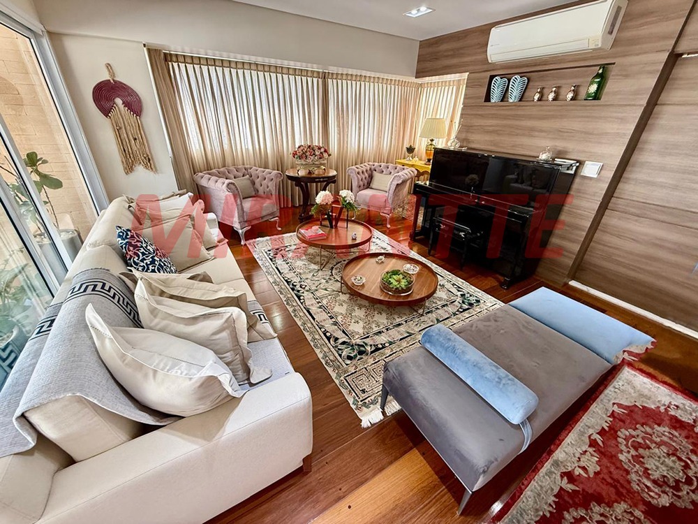 Apartamento de 220m² com 3 quartos em Água Fria