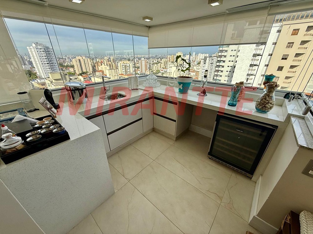 Apartamento de 220m² com 3 quartos em Água Fria
