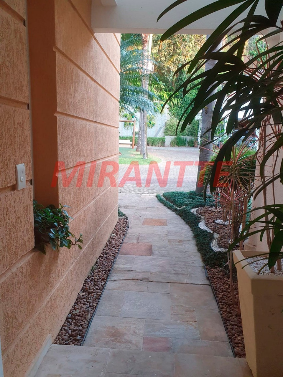 Cond. fechado de 237m² com 3 quartos em Jardim Leonor Mendes De Barros