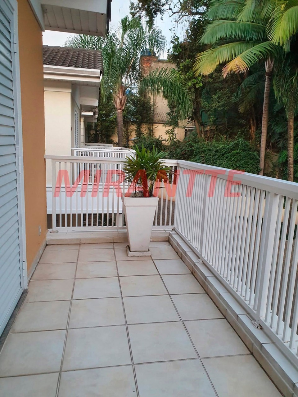 Cond. fechado de 237m² com 3 quartos em Jardim Leonor Mendes De Barros