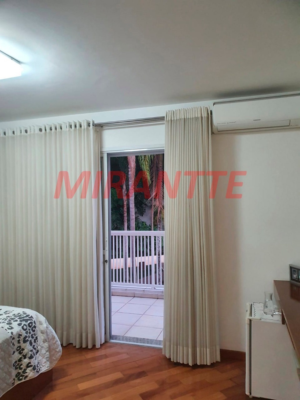 Cond. fechado de 237m² com 3 quartos em Jardim Leonor Mendes De Barros