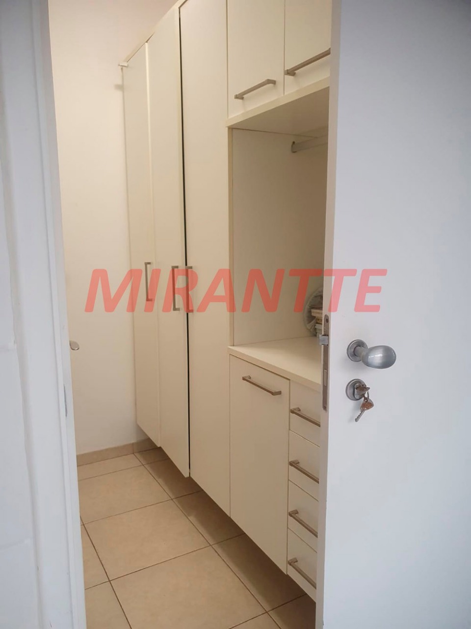 Cond. fechado de 237m² com 3 quartos em Jardim Leonor Mendes De Barros