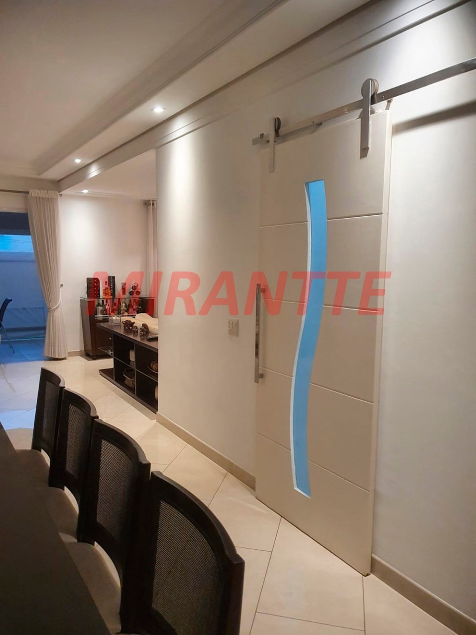 Cond. fechado de 237m² com 3 quartos em Jardim Leonor Mendes De Barros