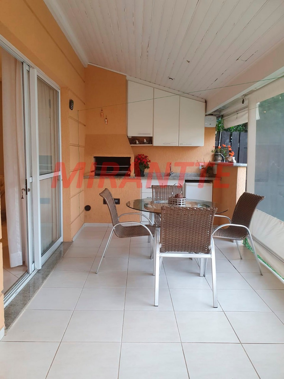 Cond. fechado de 237m² com 3 quartos em Jardim Leonor Mendes De Barros