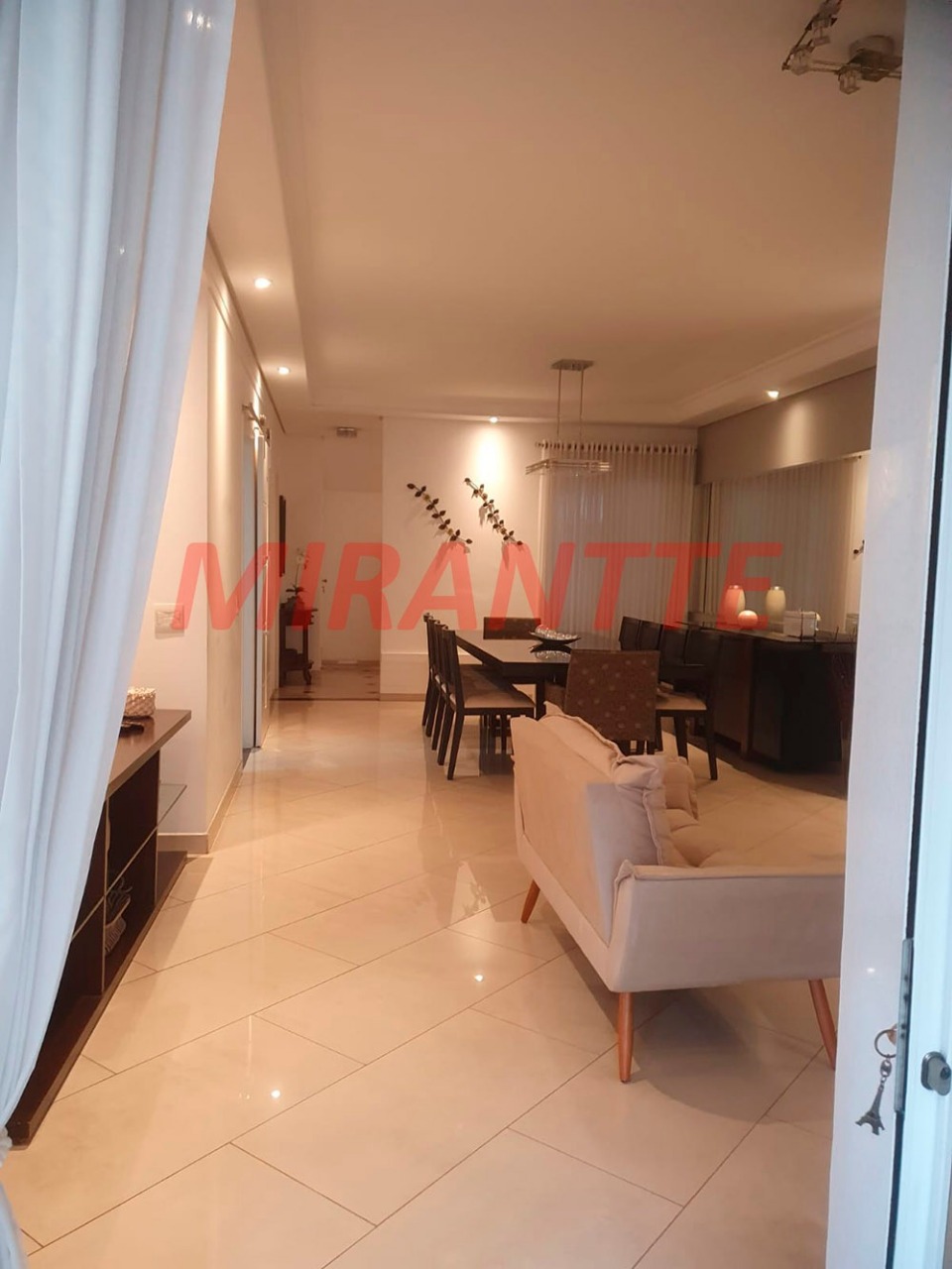 Cond. fechado de 237m² com 3 quartos em Jardim Leonor Mendes De Barros