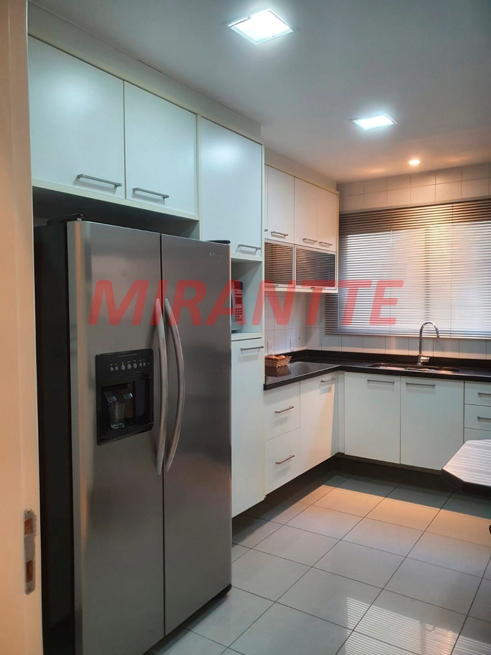 Cond. fechado de 237m² com 3 quartos em Jardim Leonor Mendes De Barros